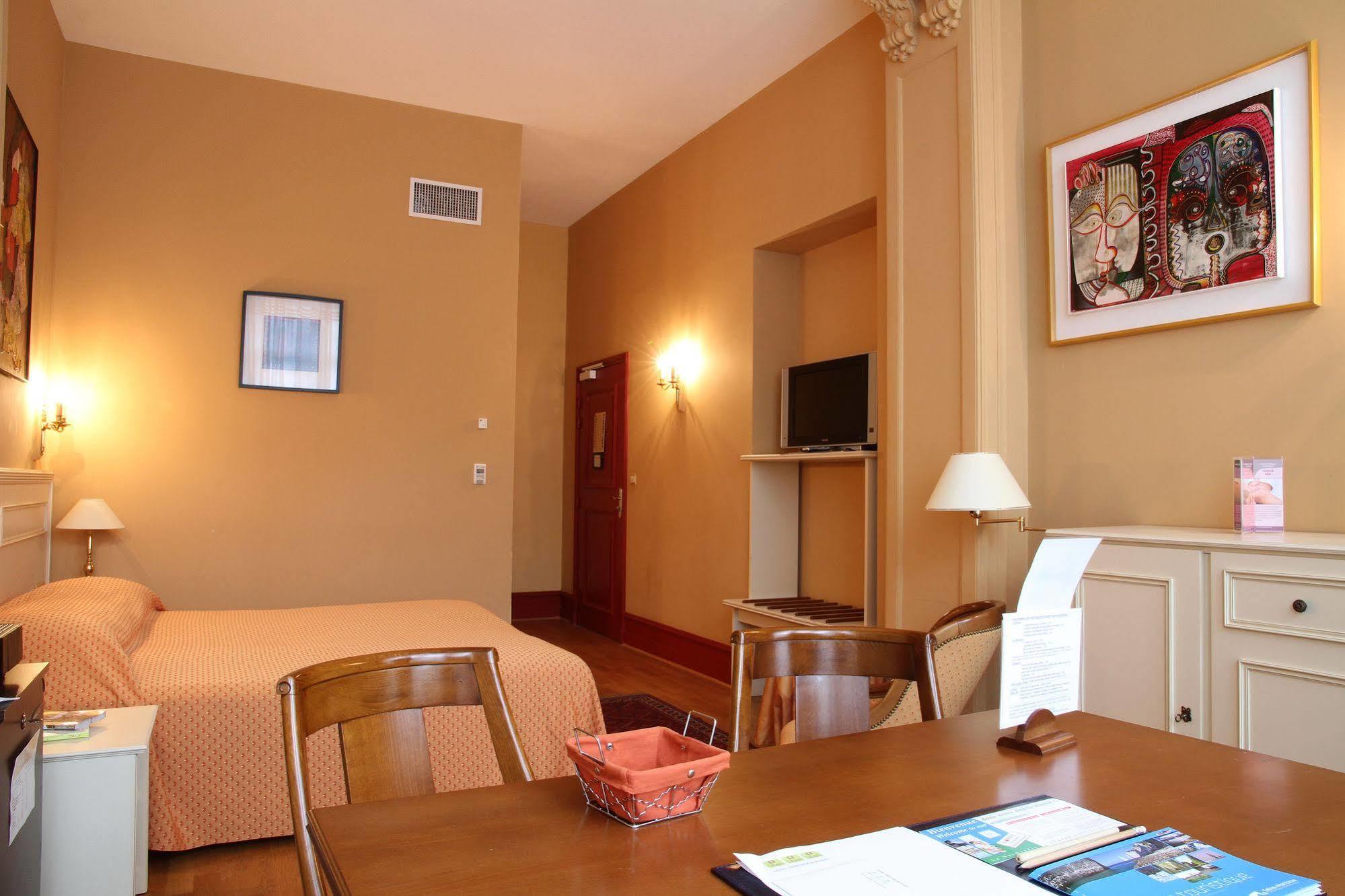 Ermitage Bouquet Hotel Rouen Exterior photo